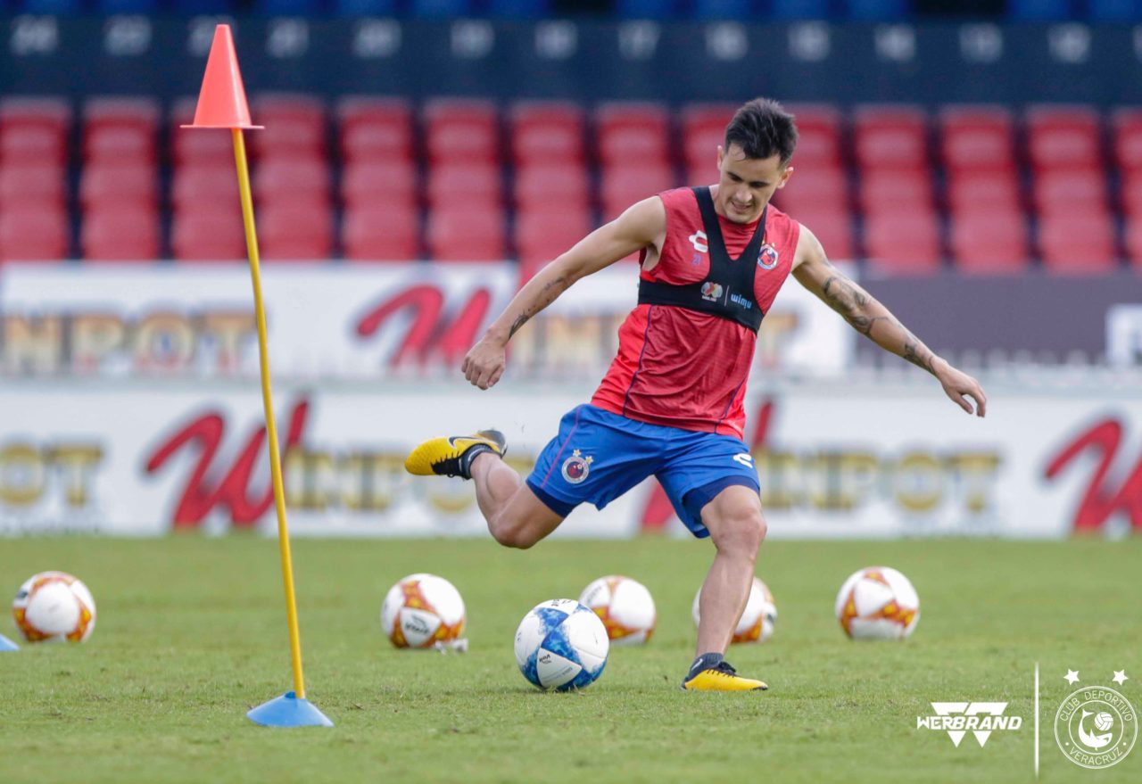 Trabajo a doble sesión para los Tiburones Rojos
