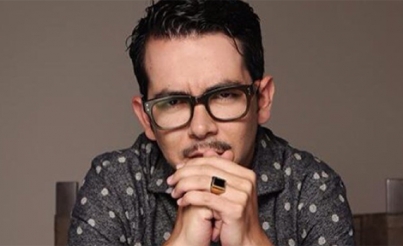 Manolo Caro confirma dos temporadas más de “La casa de las flores»