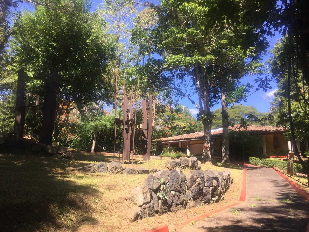 Invita IVEC a conocer el sitio web del Jardín de las Esculturas