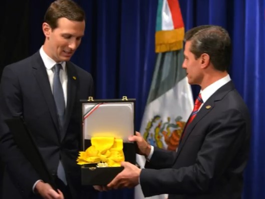 Condecora Peña Nieto a Jared Kushner, yerno de Trump