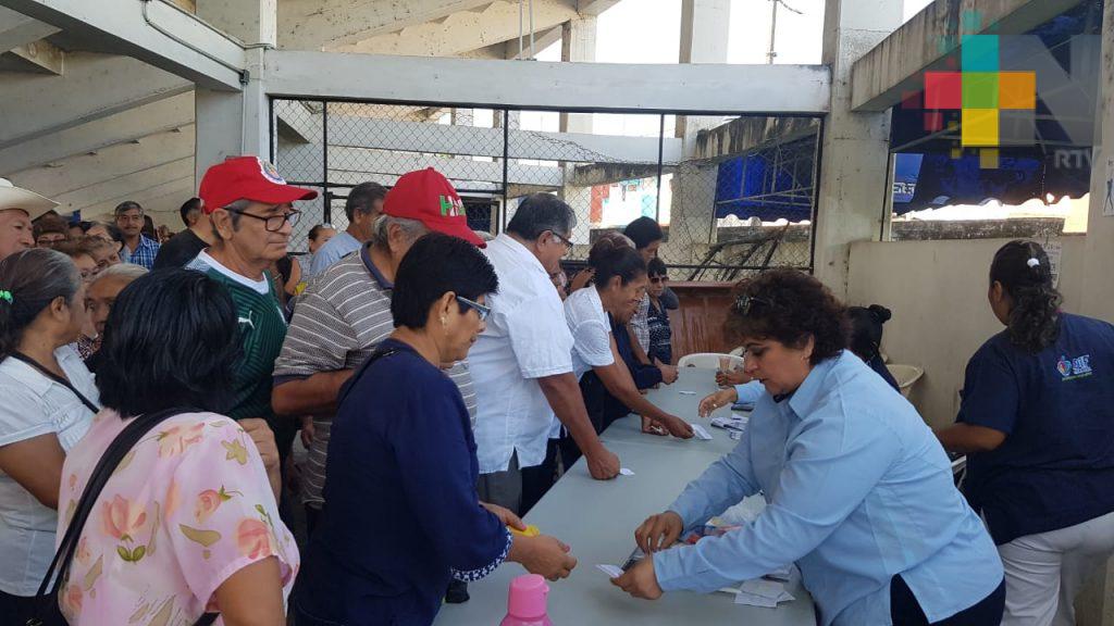 Entrega masiva de credenciales de Inapam y torneo de adultos mayores en Córdoba