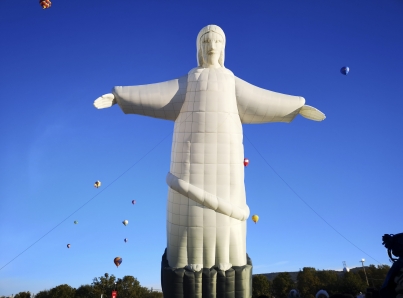 El Cristo de Corcovado y van Gogh se despiden del cielo mexicano