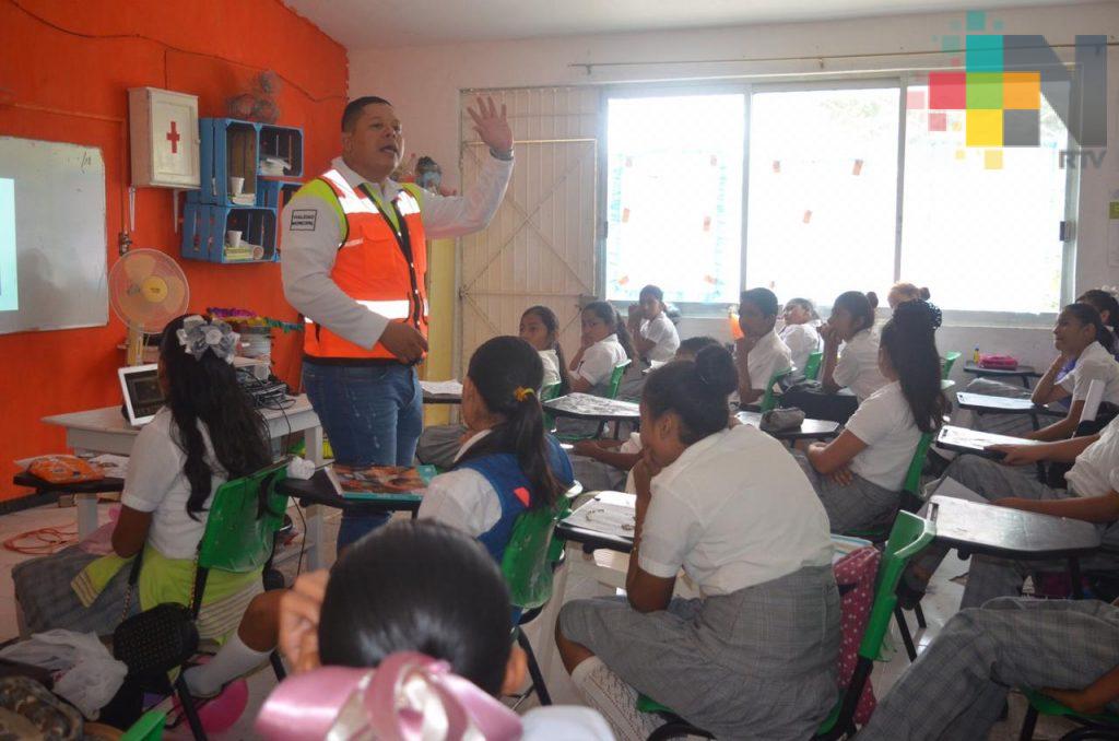 Imparten talleres de seguridad vial en Tierra Blanca