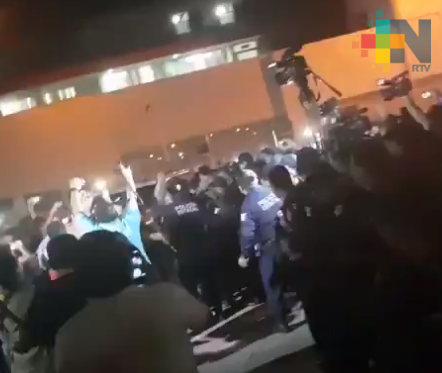 Policias liberan unidad en que iba esposa de gobernador de Tabasco