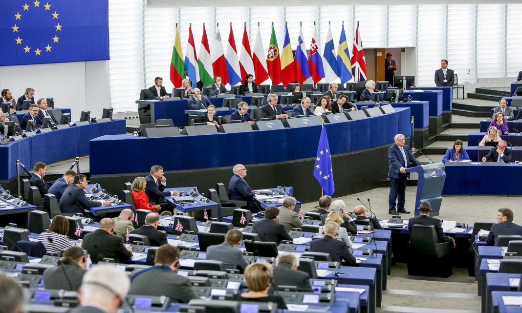 UE negociará con EUA acuerdo comercial para eliminar aranceles