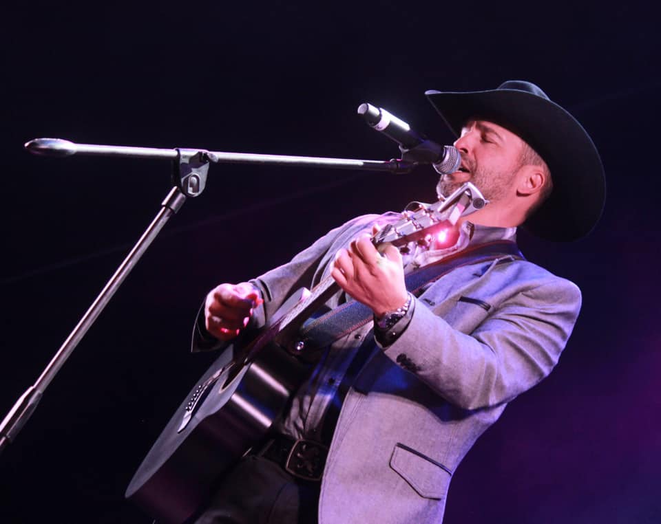 Bobby Pulido desea trabajar en coautoría con Martin Urieta