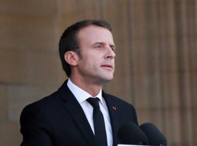 Cae confianza en Macron mientras “chalecos amarillos” salen a la calle
