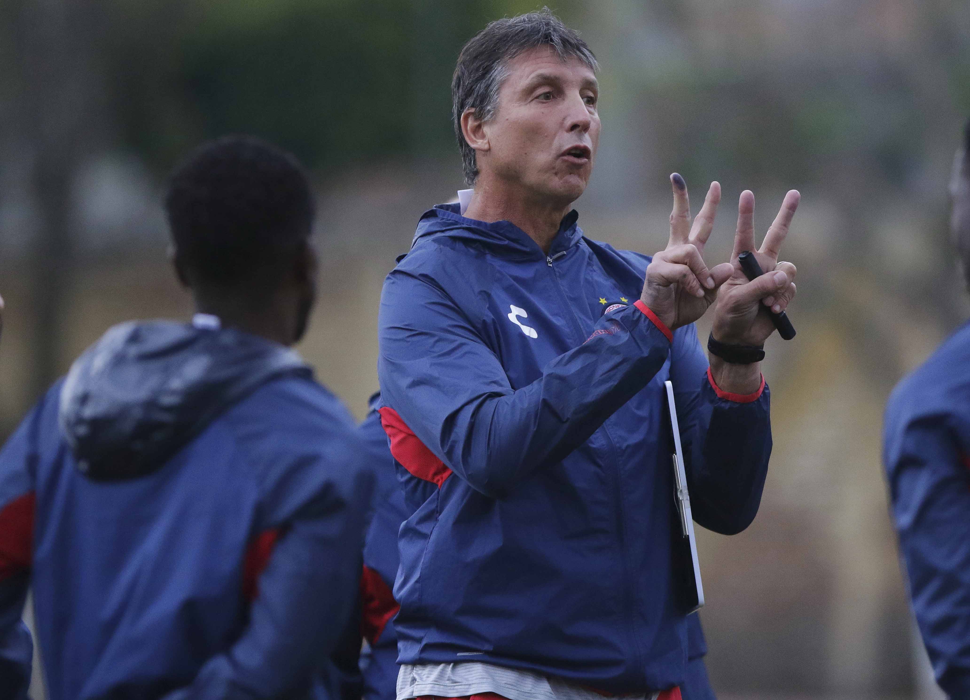 «Quien no esté en ritmo jugará con la sub 20»: Siboldi