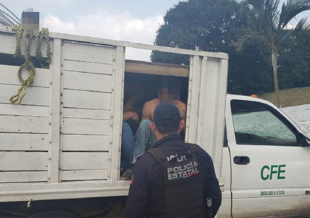 Rescatan fuerzas del orden a 37 migrantes