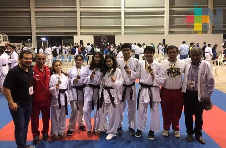 Karatecas de Coatzacoalcos avanzan rumbo a Olimpiada Nacional