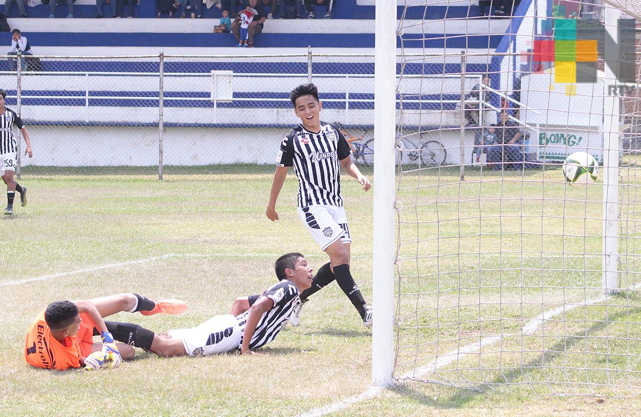 Albinegros suma dos puntos ante Piñeros de Loma Bonita