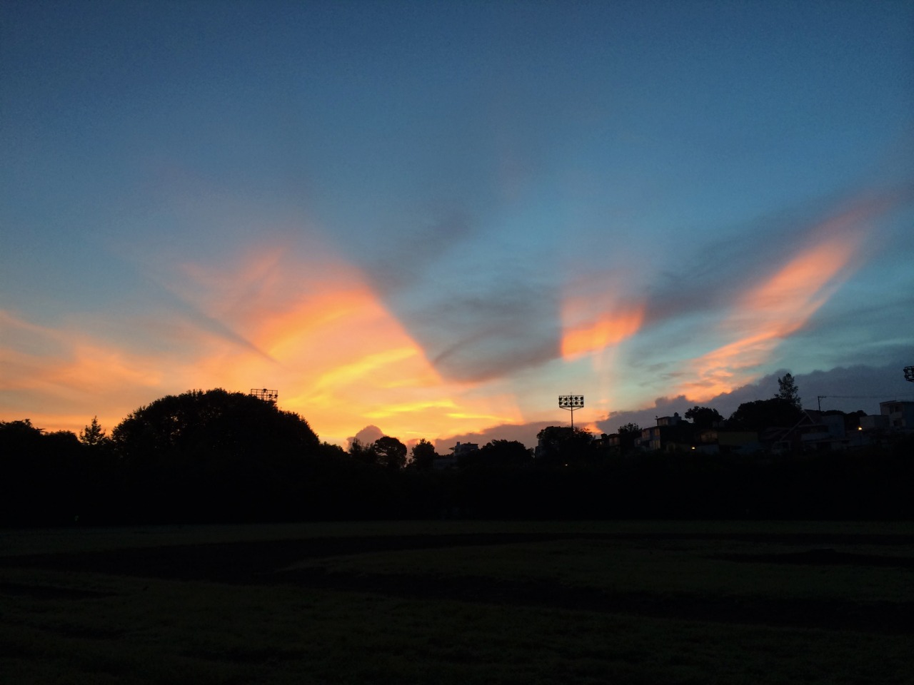 Amanecer en Campo de Beisbol UDU, Xalapa