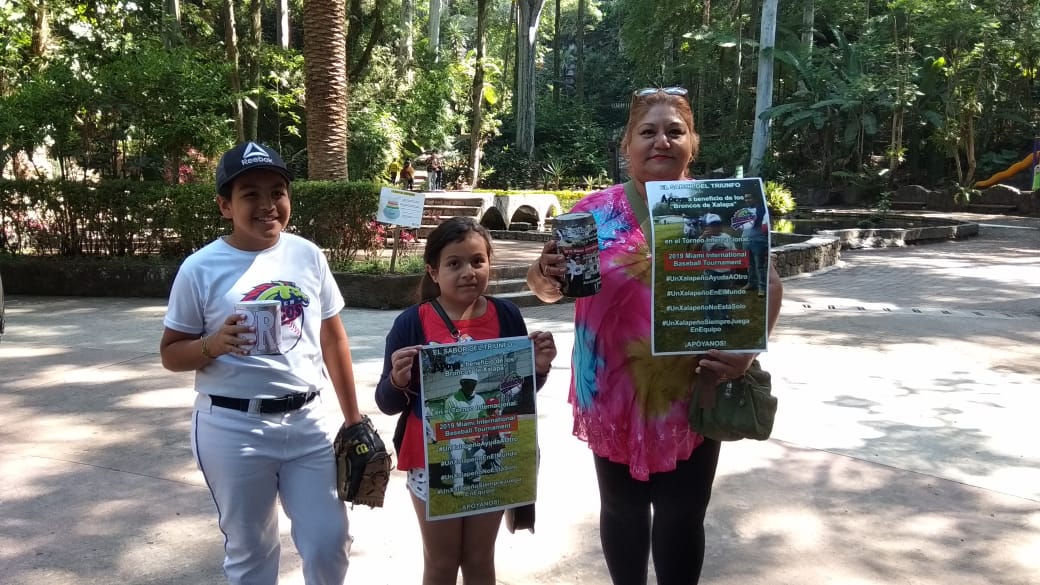 Solicitan pequeños beisbolistas apoyo de la ciudadanía