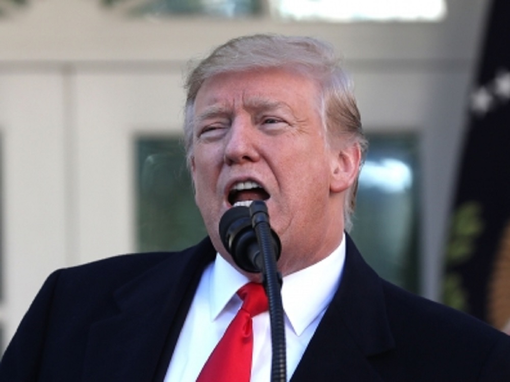Trump impone aranceles adicionales de 10 por ciento a China