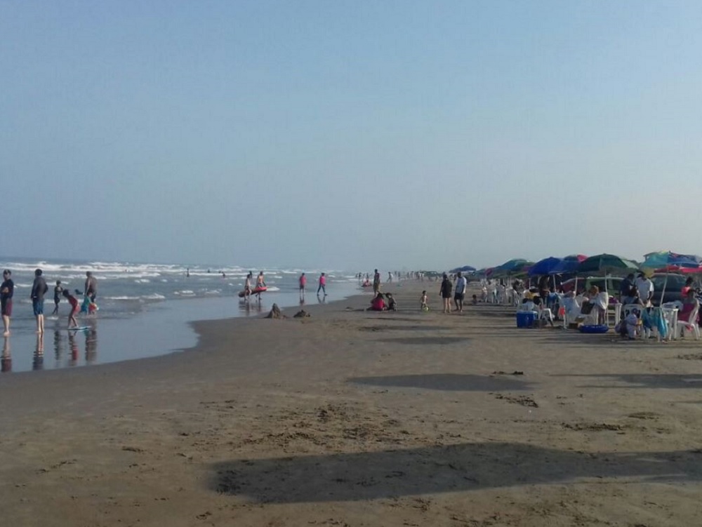 Implementan operativo para mantener limpias playas de Tamiahua