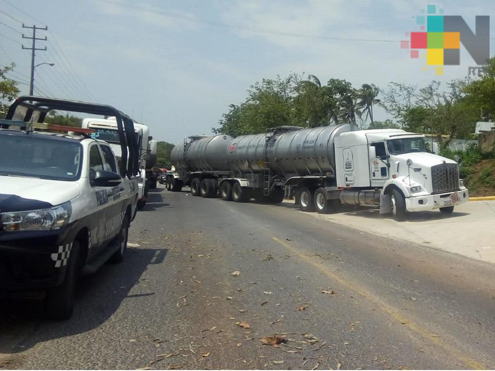 Sedena y Policía Federal recuperan auto tanques cargados de turbosina