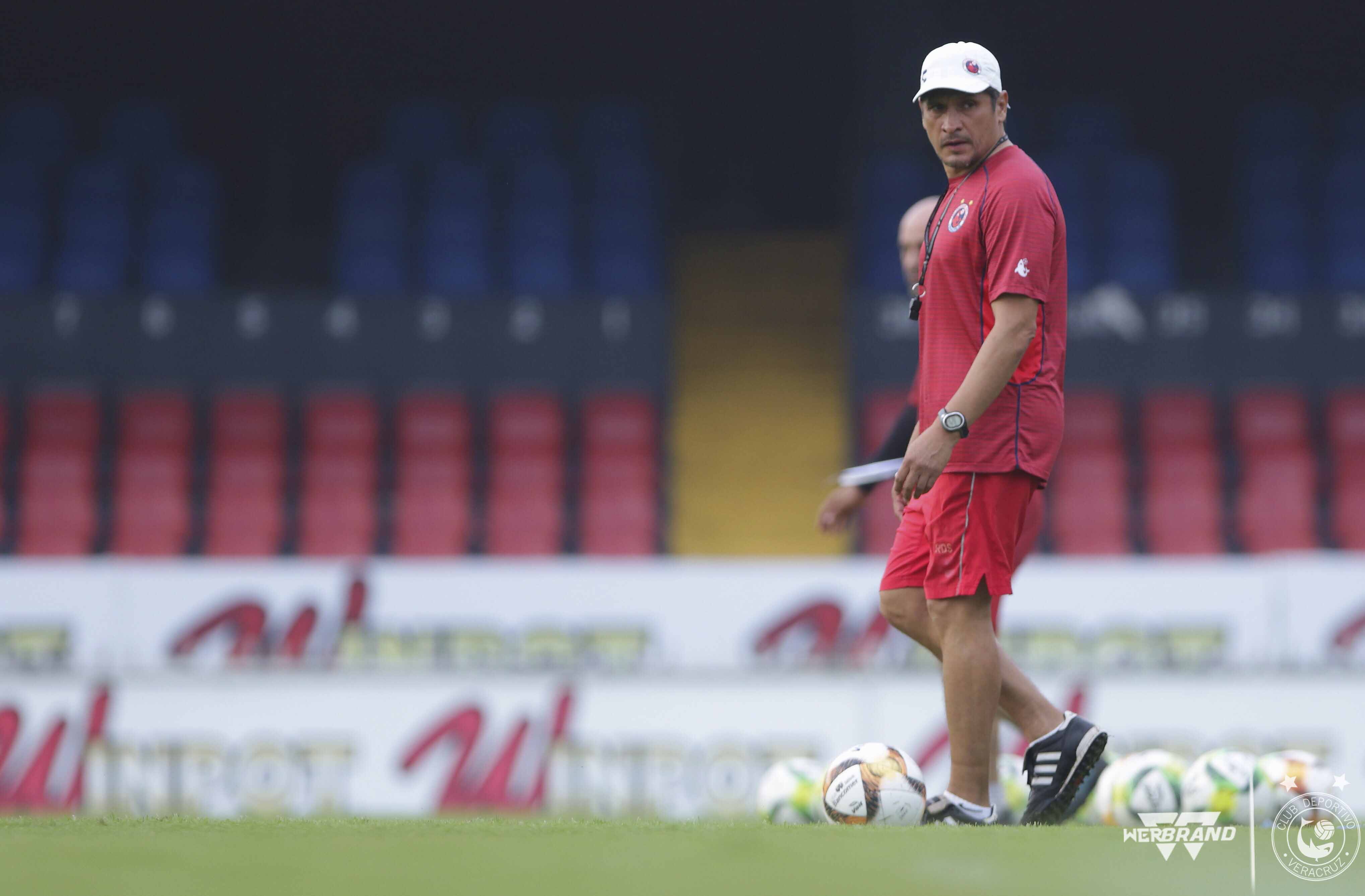 Tiburones Rojos retomó entrenamientos, González China toma las riendas