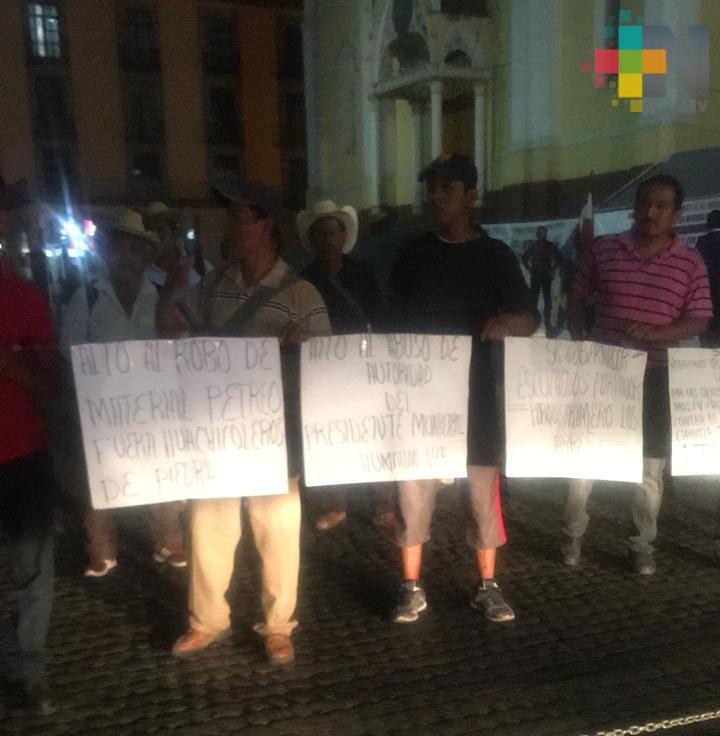 Habitantes de Chumatlán bloquean el centro de Xalapa