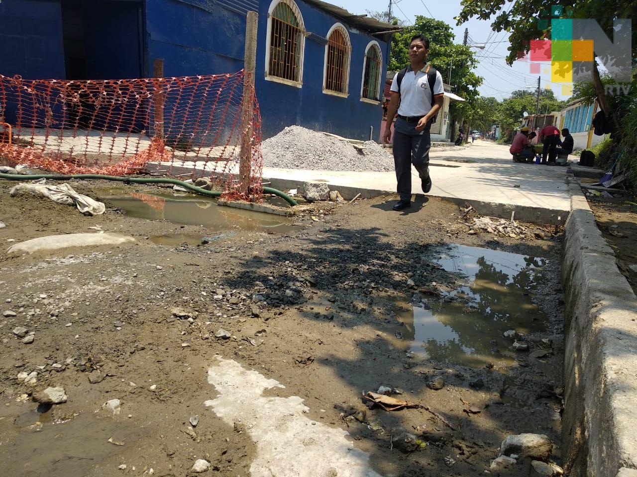 Entre 3 o 5 días atiende ayuntamiento de Coatzacoalcos hundimientos de calles