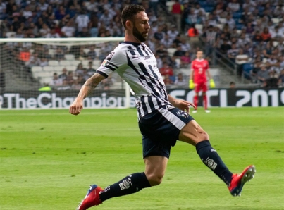 Miguel Layún confía en que mexicanos saldrán adelante del COVID-19