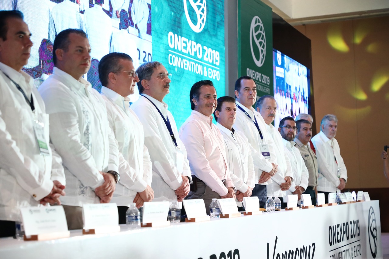 Convoca el Gobernador al sector empresarial a fortalecer el mercado interno