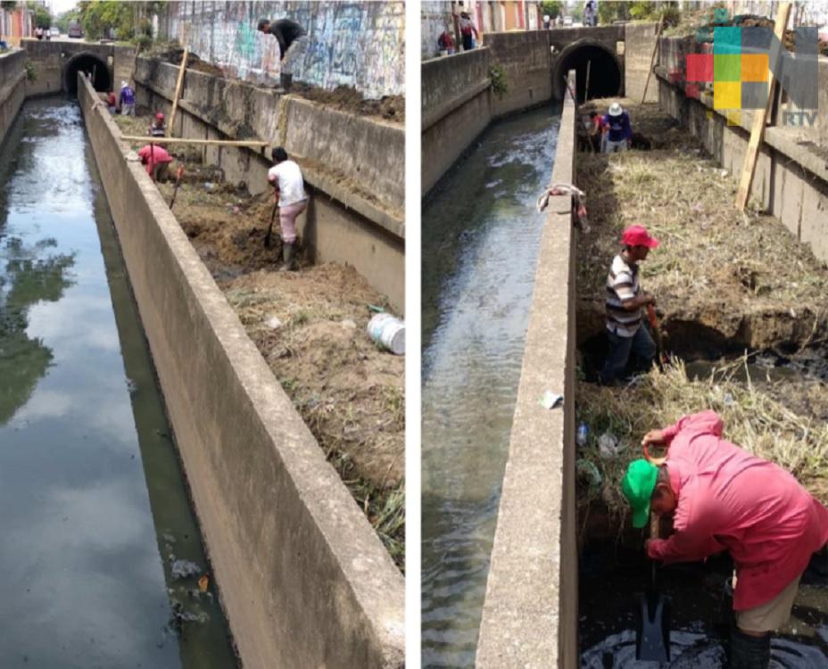 En Coatzacoalcos han limpiado y desazolvado cerca del 50% de canales a cielo abierto