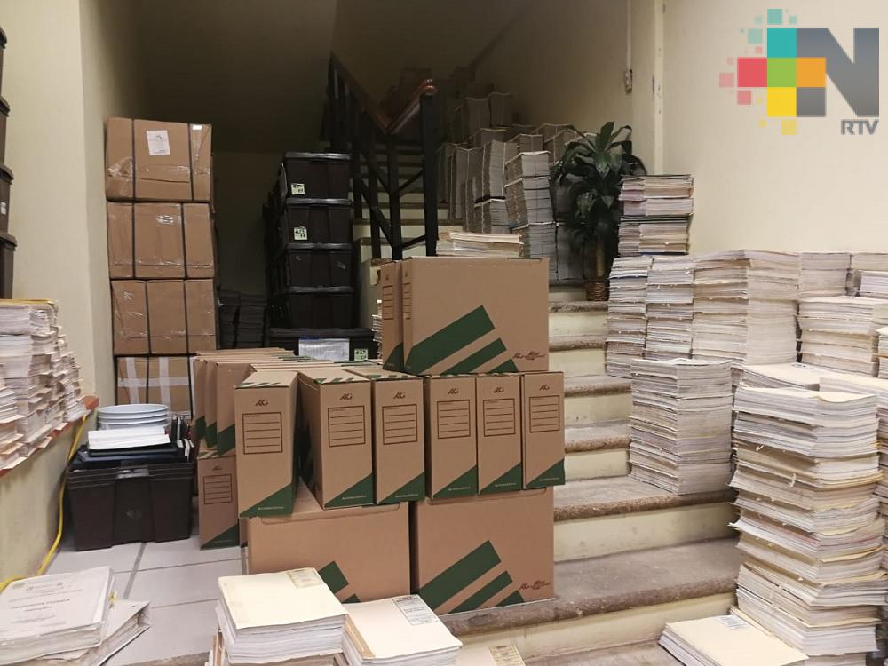 Trabajan a marchar forzadas para digitalizar Archivo Histórico Municipal de Coatzacoalcos