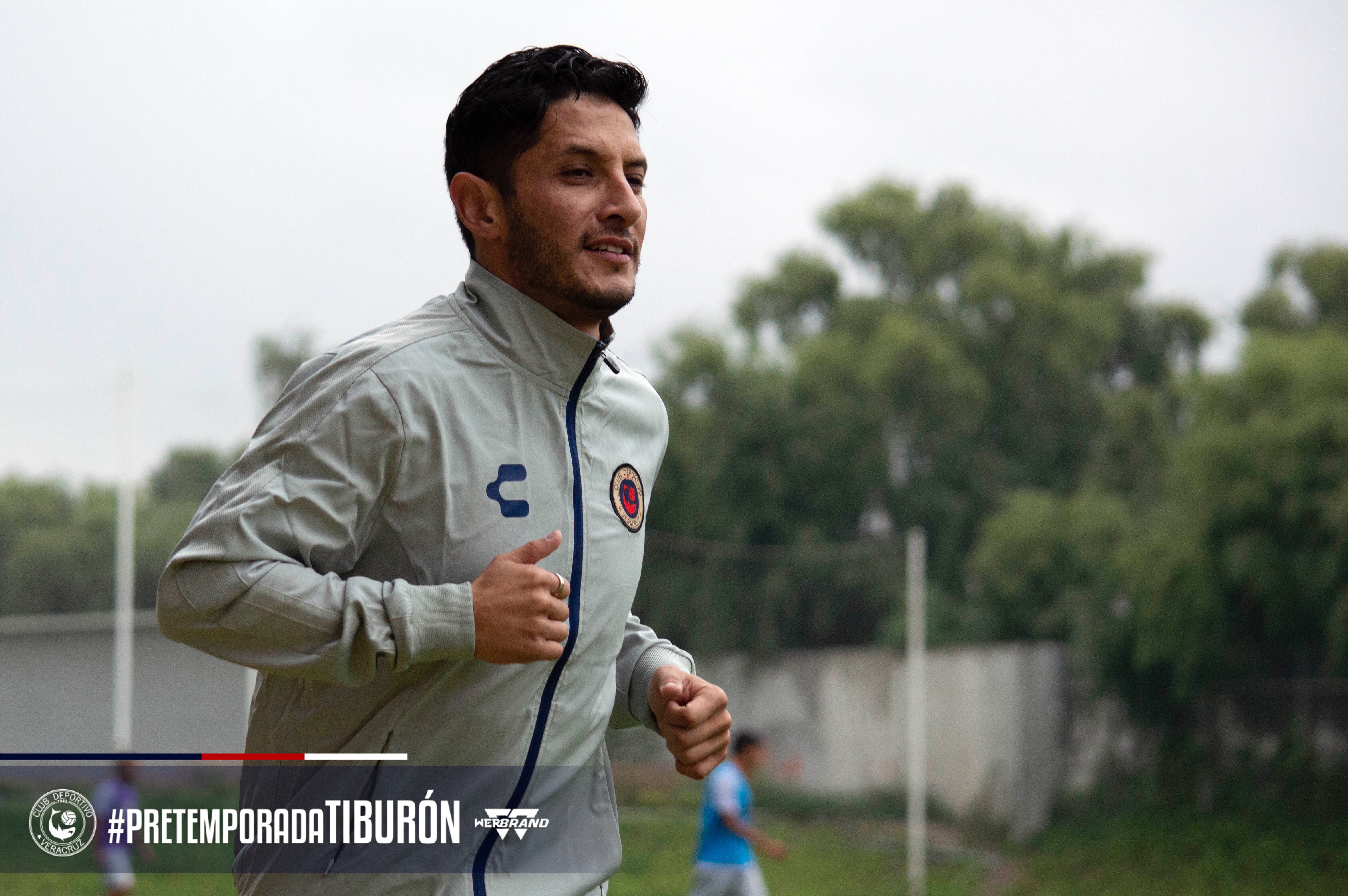 Ángel Reyna se sumó a pretemporada de Tiburones Rojos
