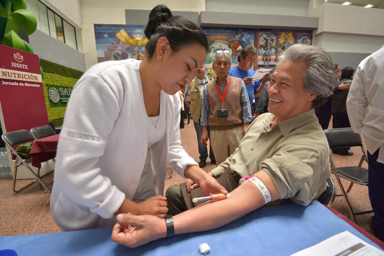 Más del 70% de los servidores públicos sufren de sobrepeso: ISSSTE