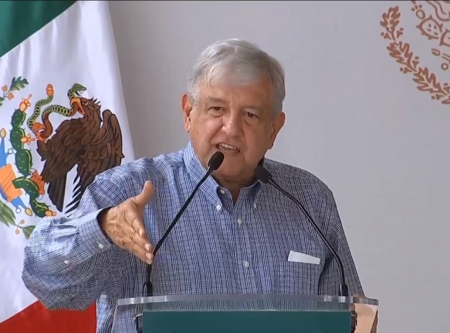 Faltan 123 mil médicos en el país, señala López Obrador
