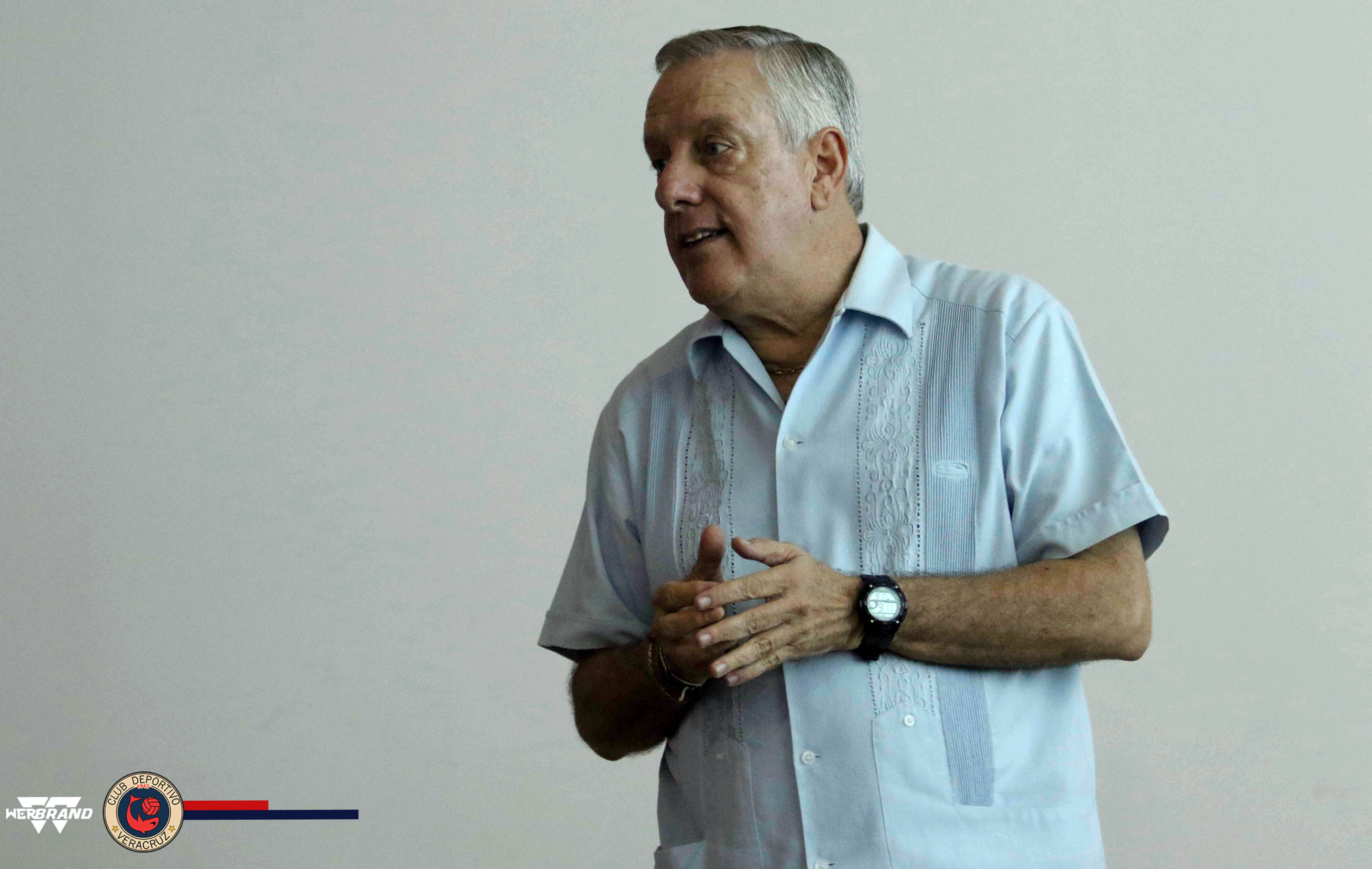 Tiburones Rojos recibieron la visita de Arturo Brizio