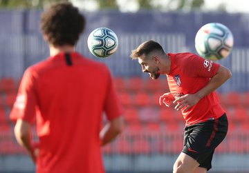 Herrera tiene primer entrenamiento con Atlético de Madrid
