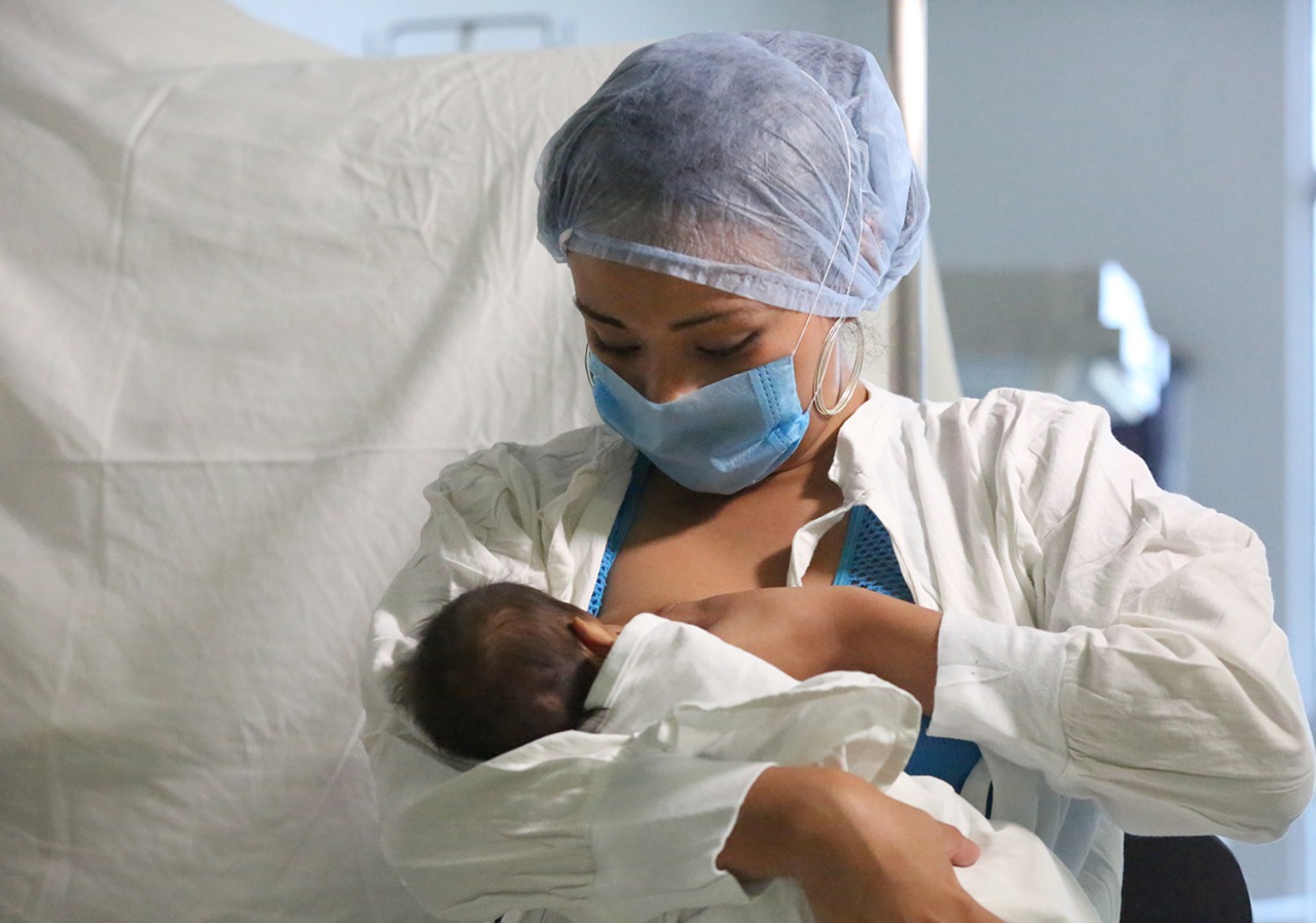 Uno de cada 3 bebés son amamantados en primeros 6 meses de vida en México