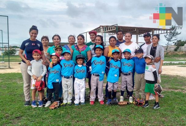 Peloteros infantiles de Coatzacoalcos Nacional en Chihuahua