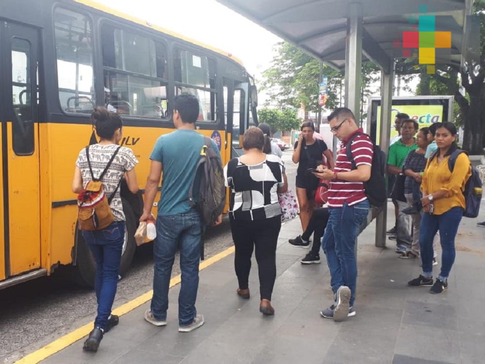 Capacitan a conductores para garantizar seguridad de mujeres y niñas en transporte público