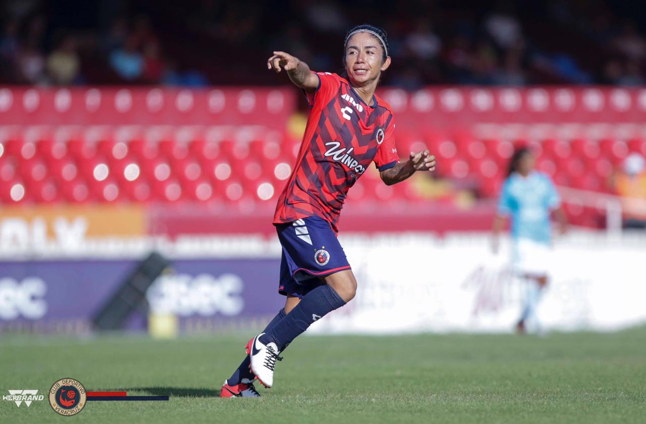 Tiburones Rojos femenil debutaron con empate ante Querétaro