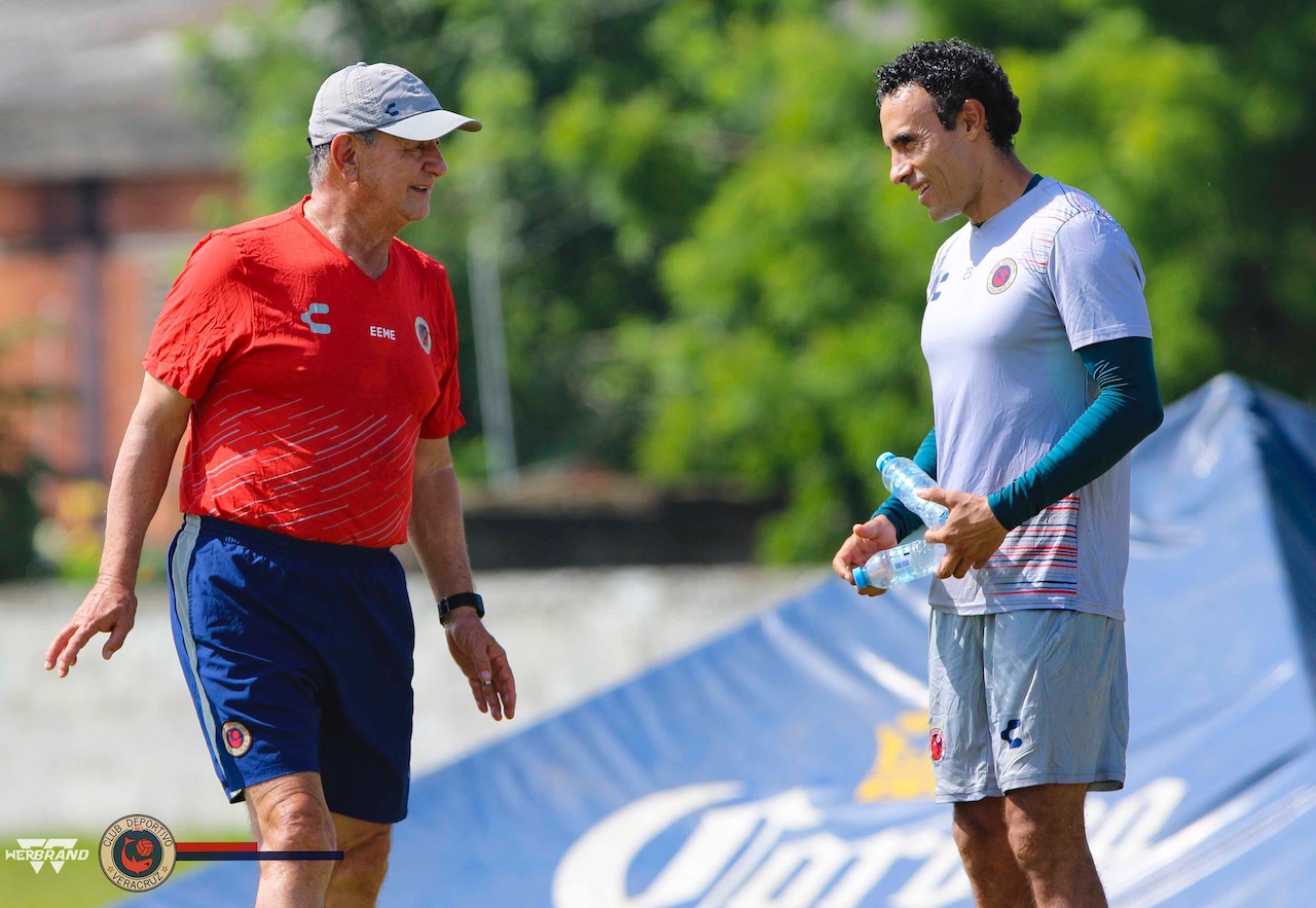 Leobardo López sigue en duda para el duelo ante Necaxa