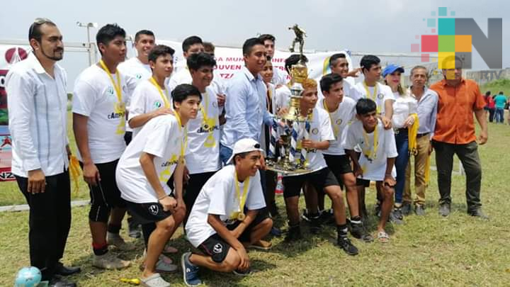 Premiaron a lo mejor de la Liga Infantil de Futbol de Coatzacoalcos