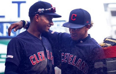 Mexicano Oliver Pérez cumple y Cleveland sale con victoria