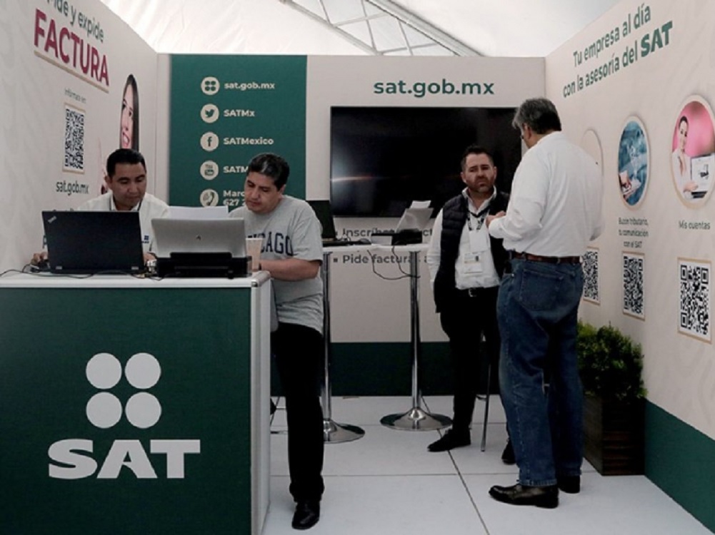 Devoluciones del SAT crecen por arriba de 20 por ciento