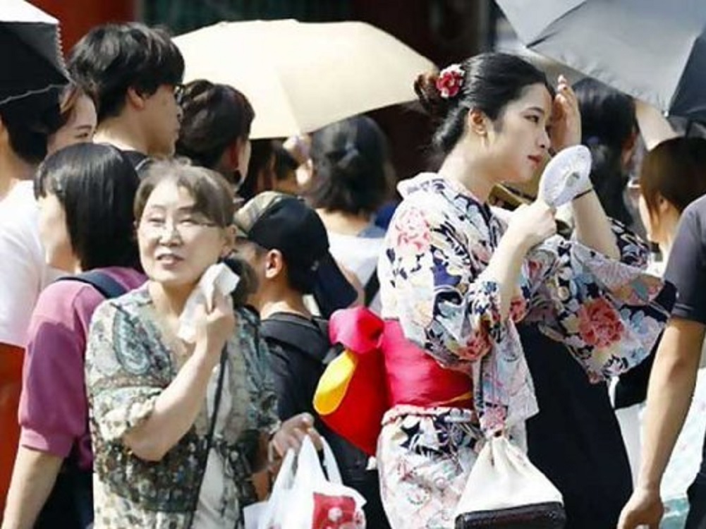 Mueren 57 personas por ola de calor de Japón
