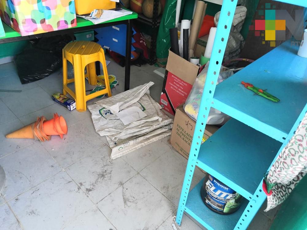 Roban material deportivo en escuela de Coatzacoalcos