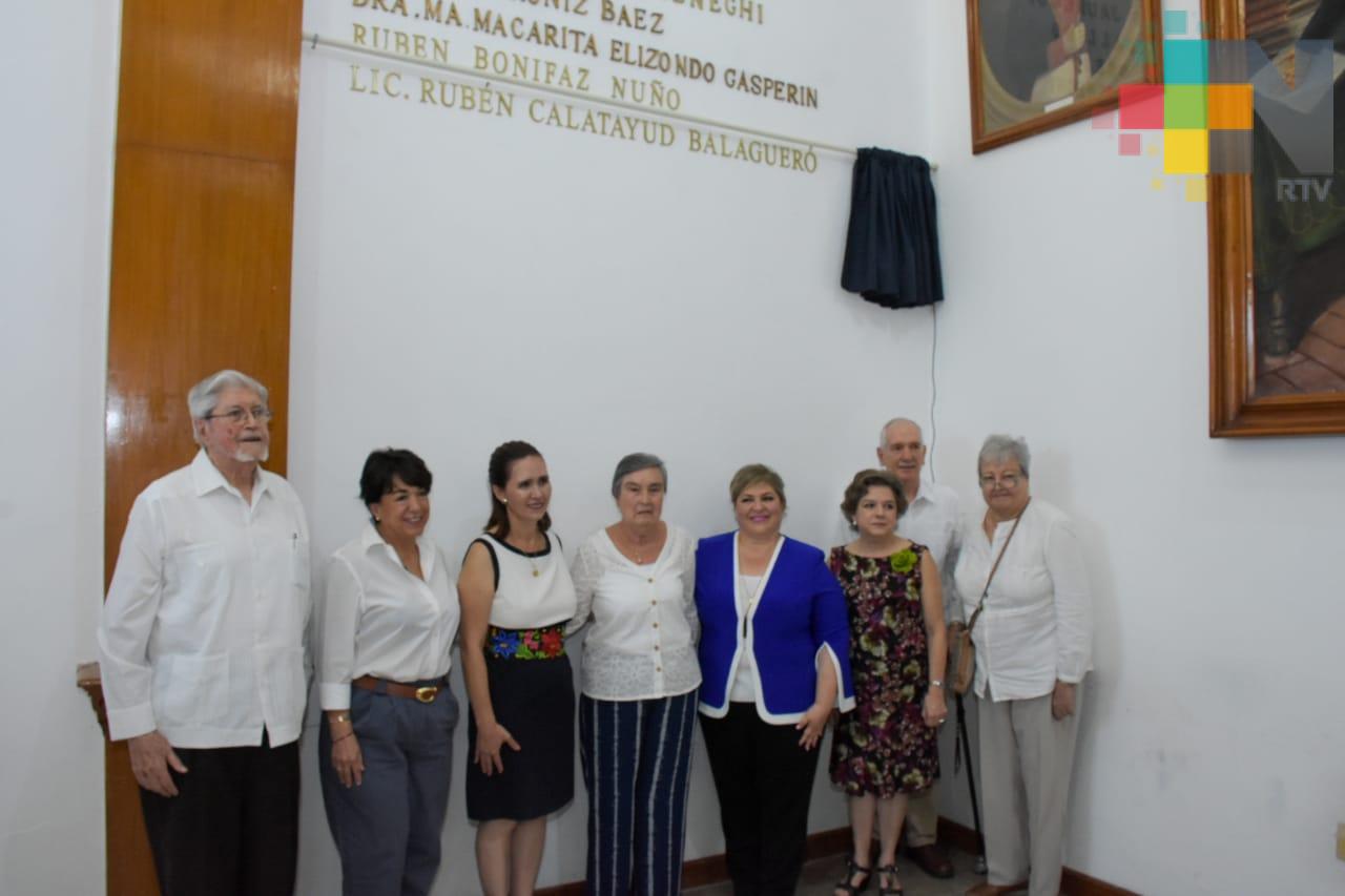 Colocan placa en Cabildo en honor a Rubén Calatayud Balagueró
