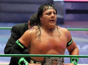 Último Guerrero vence a Ciber y le exige duelo de cabelleras