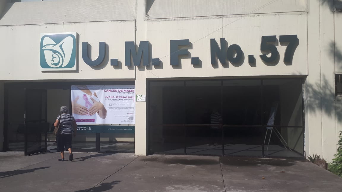 Mujeres embarazadas con síntomas de COVID-19 debe acudir a un hospital: IMSS
