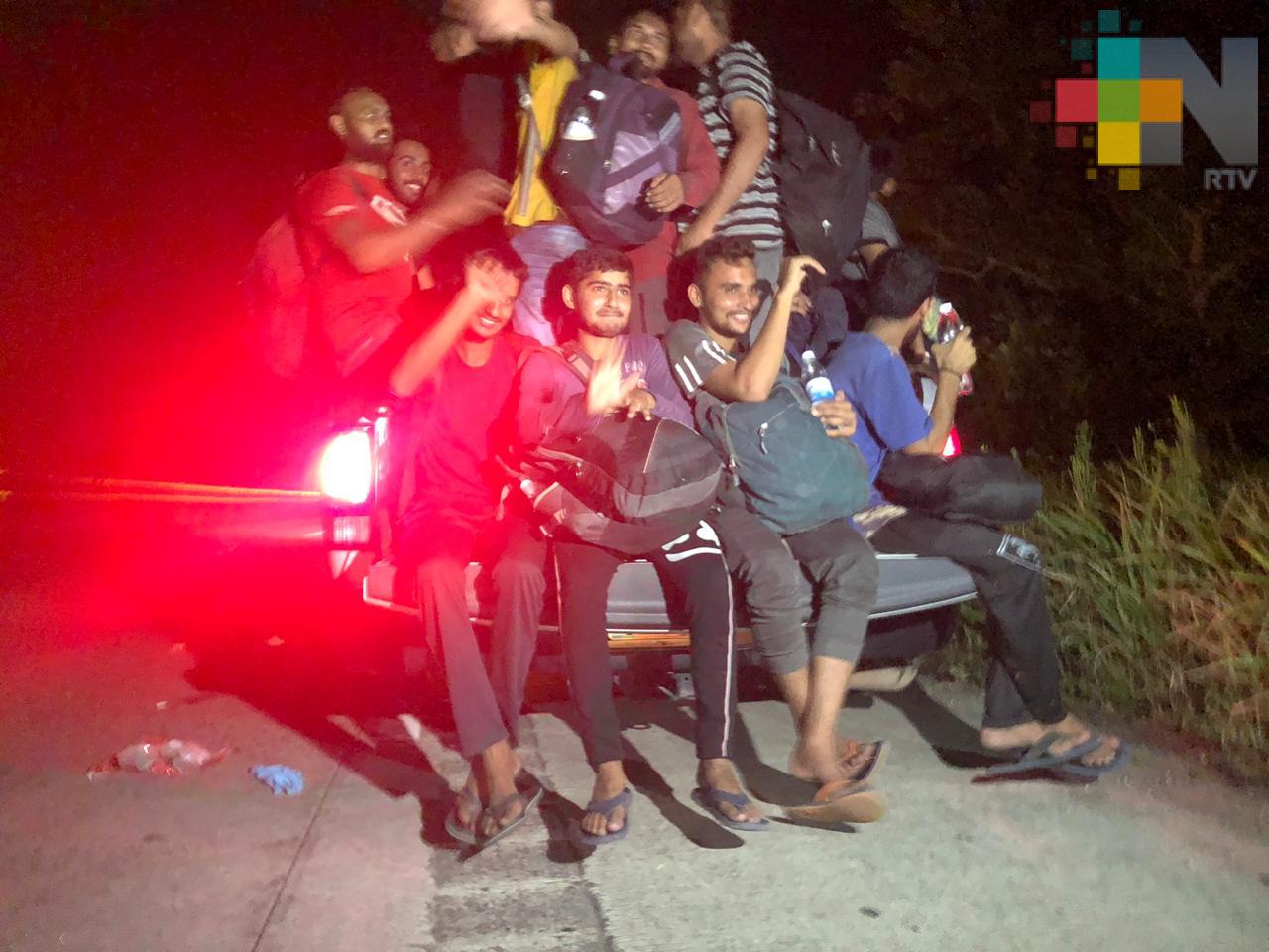 Rescatan a migrantes hindúes en Coatzacoalcos