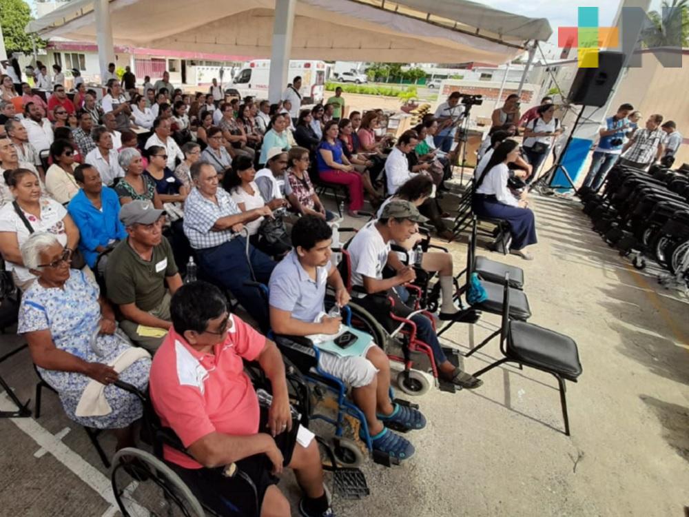 DIF estatal trabaja en erradicar discriminación laboral; entrega 2,500 apoyos funcionales