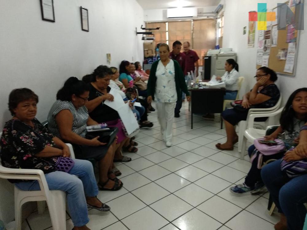 Especialista exhorta a población a no caer en alarma por síntomas similares a los del dengue