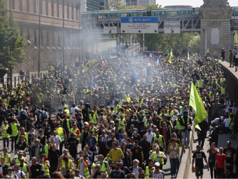 Cientos de «chalecos amarillos» marchan en su semana 46