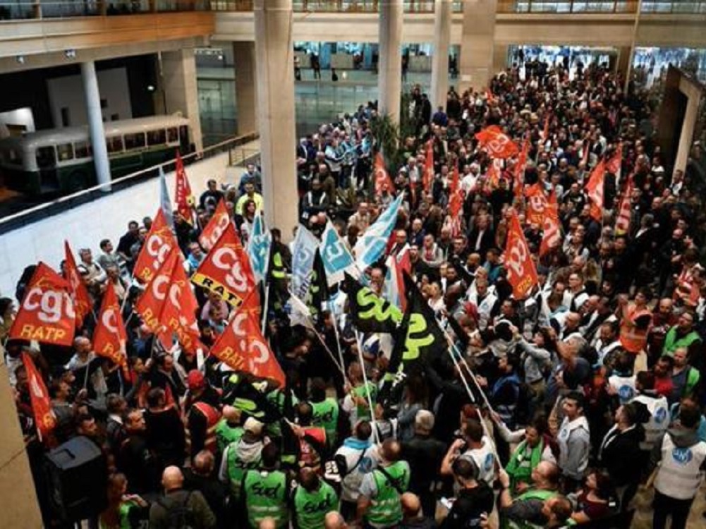 Huelga masiva del transporte público colapsa París